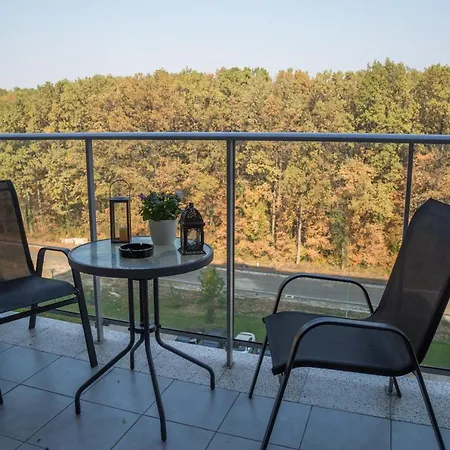 Adora Glamour Forest View Apartment